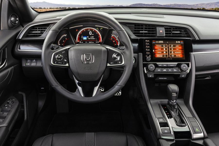 Торпедо Honda Civic Sport Touring Hatchback (FK7) 2019 года  (NA) (фото 5 из 12)